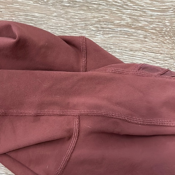 Alo Yoga Ultimate High Waist Leggings in Earth - Picture 5 of 7